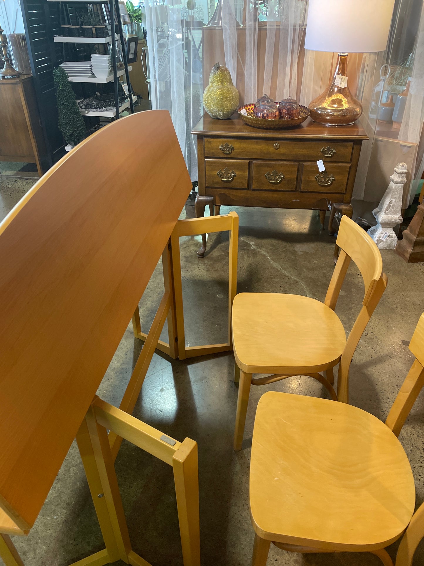 Foldable kitchen table with 2 chairs