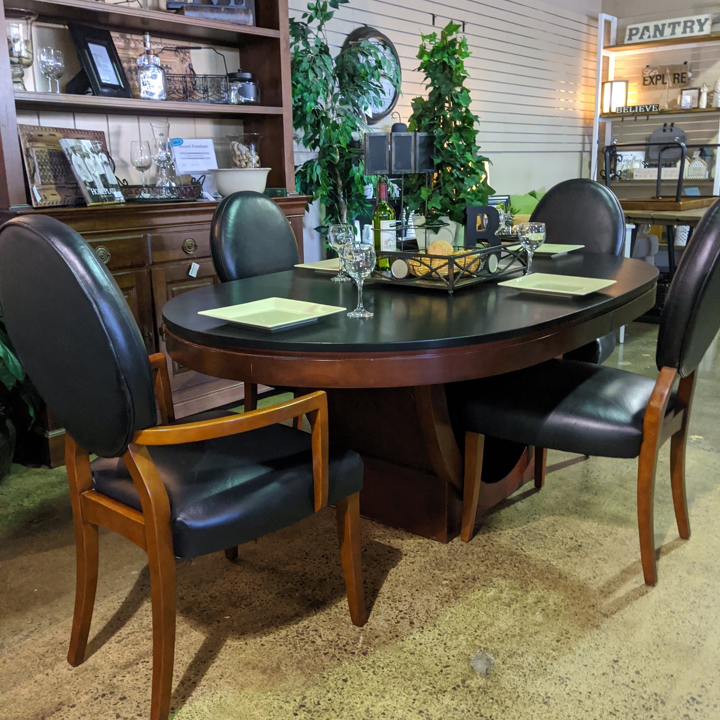 Dining Table w/ 4 Chairs and leaf
