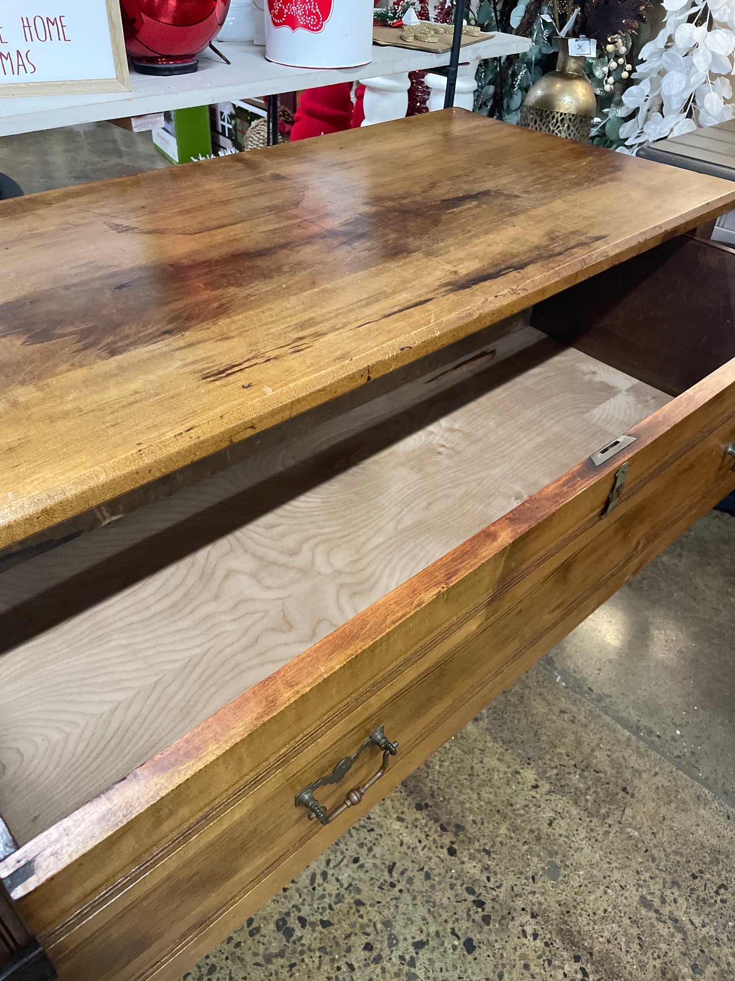 Chest of drawers