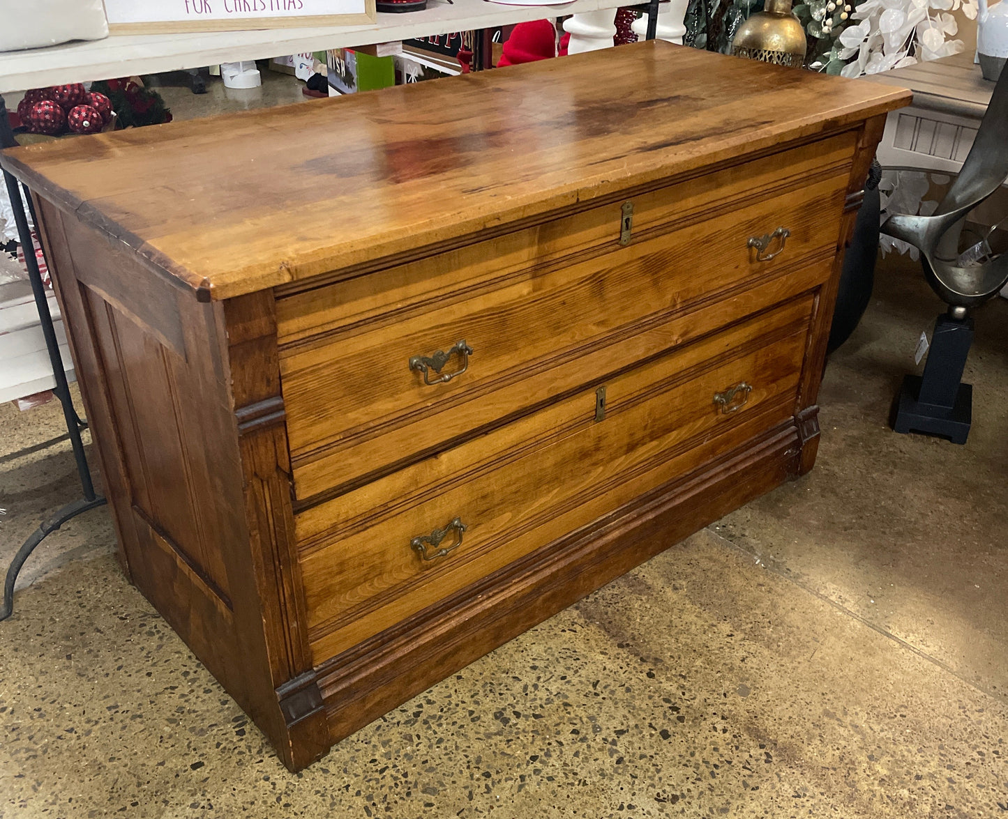 Chest of drawers
