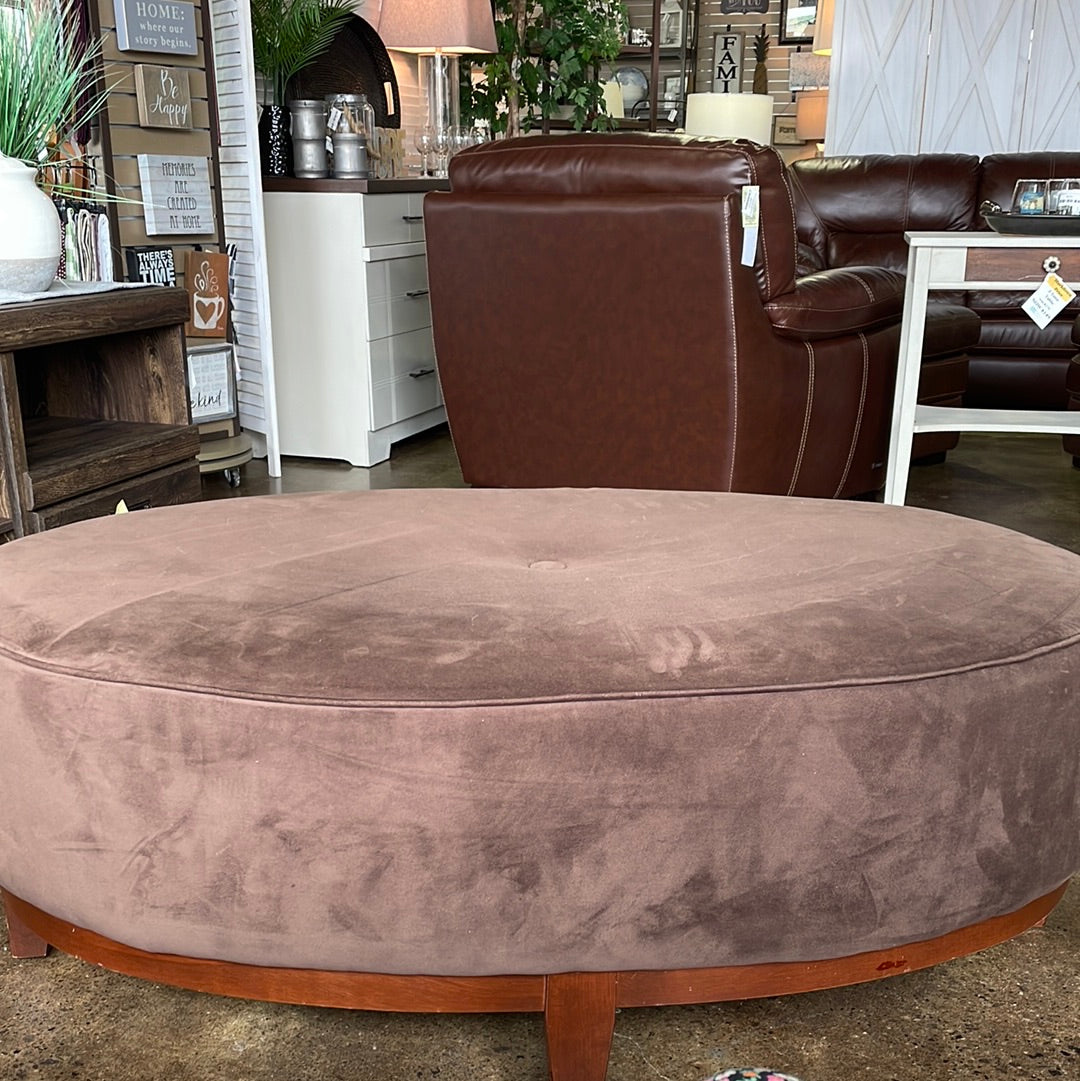 Oval Cocktail Table