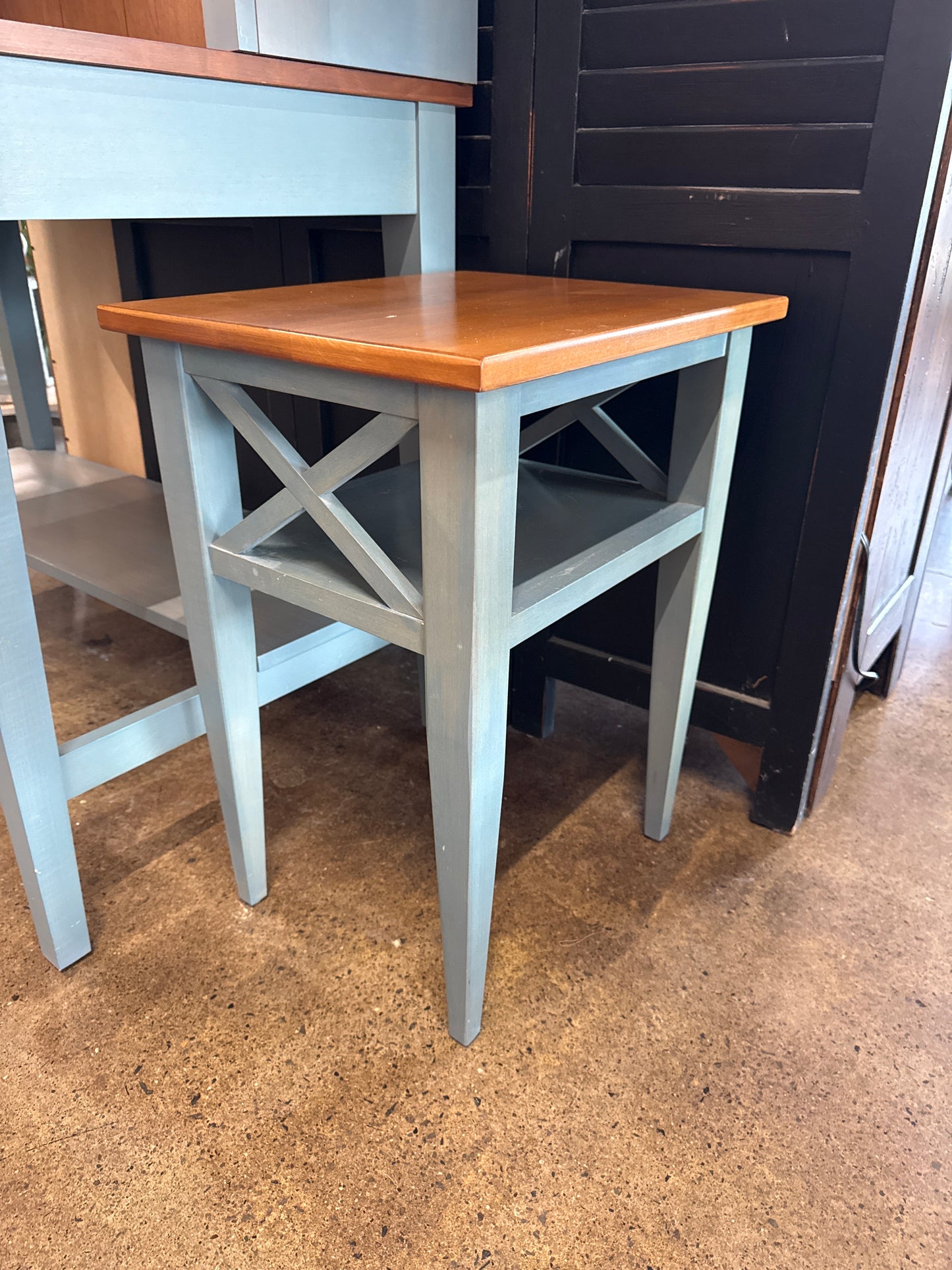 Side accent table