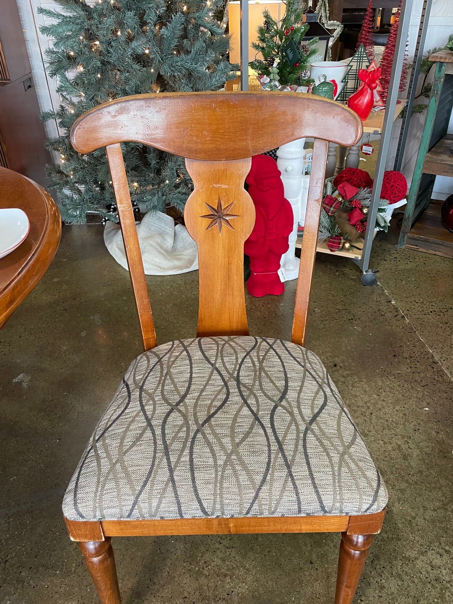 Round Kitchen Table and Chairs with Leaf