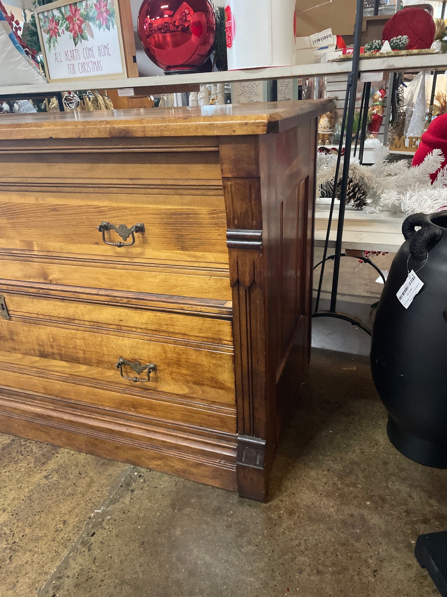 Chest of drawers