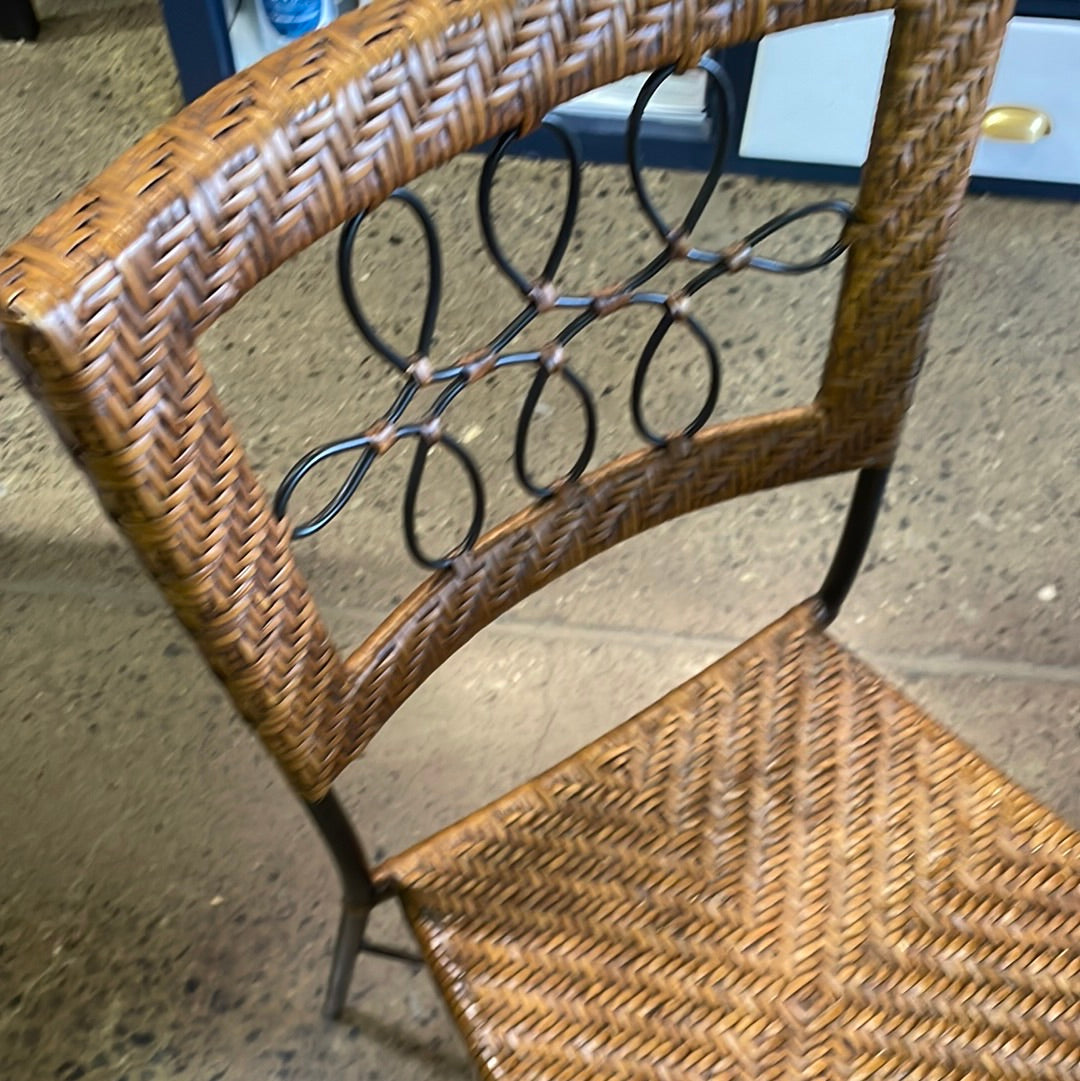 Wicker table with 2 chairs