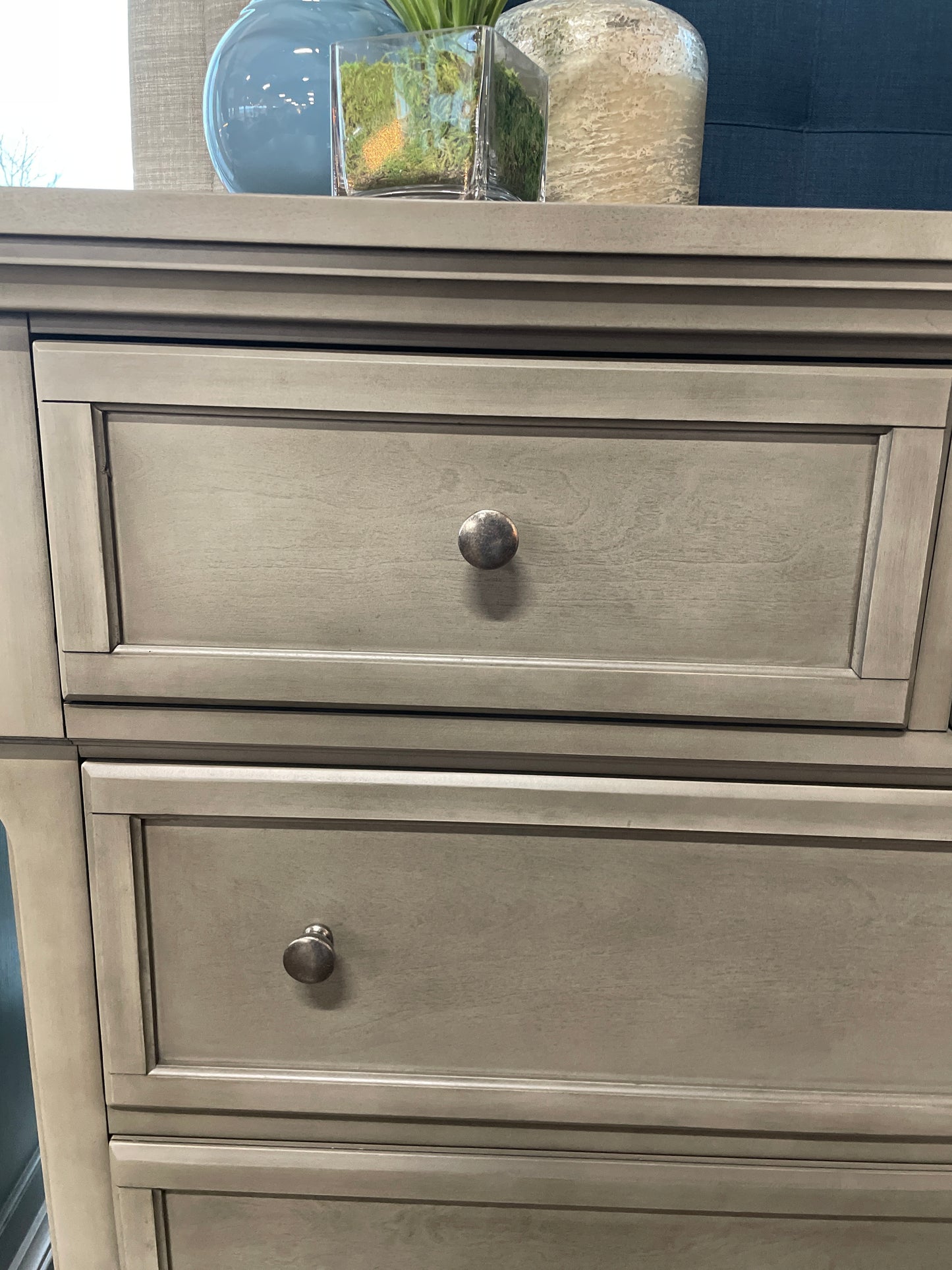 7 Drawer Dresser w/ 2 nightstands-MODEL HOME