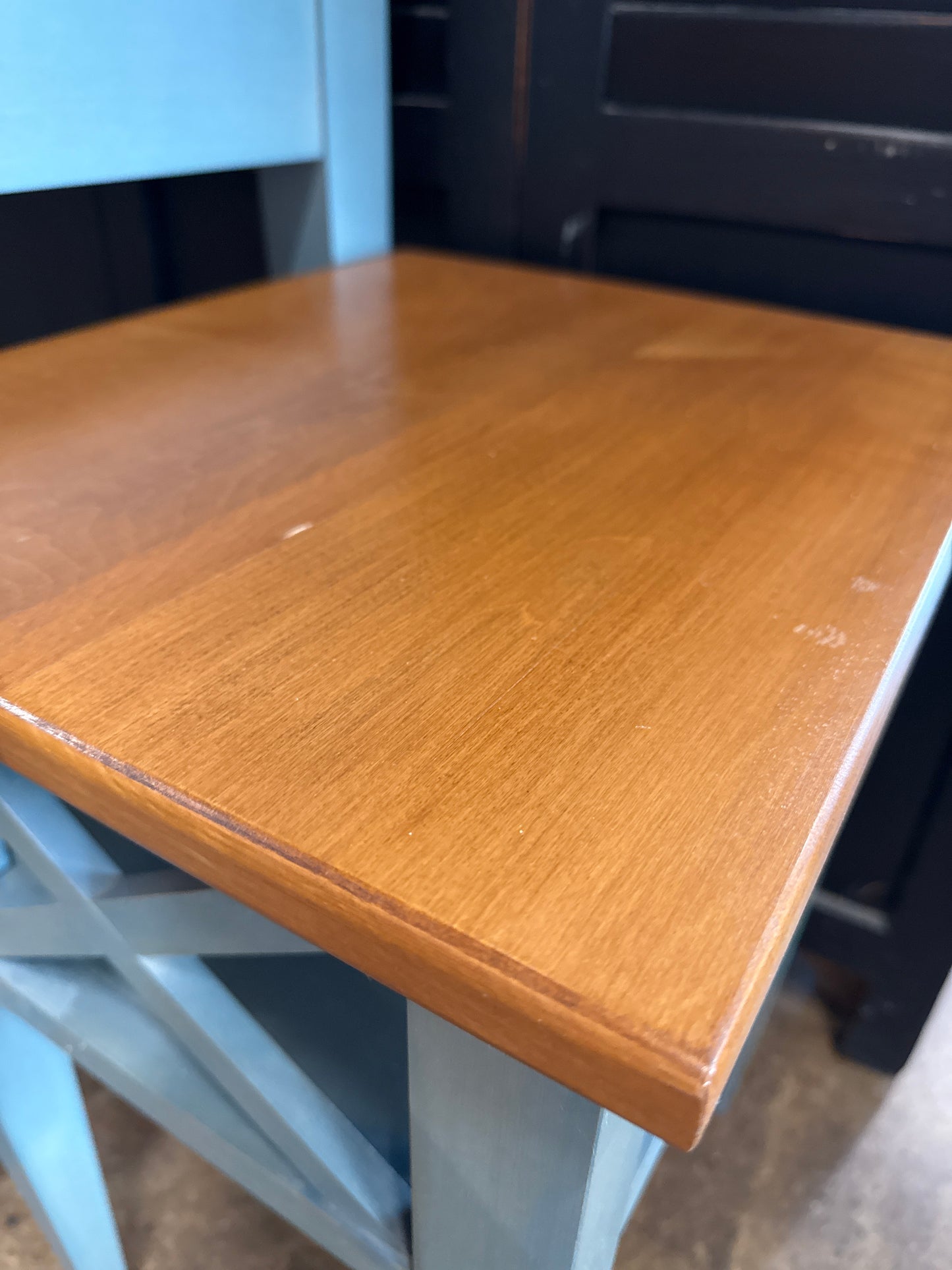 Side accent table