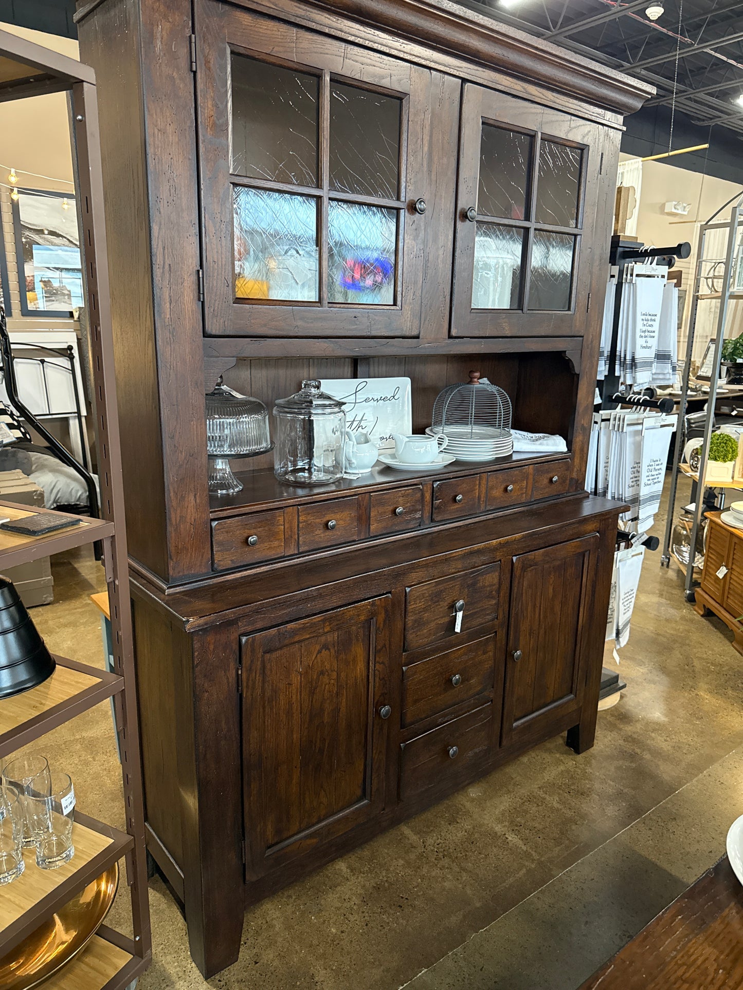 Broyhill Attic Heirloom Plank Table Dining Set w/Hutch