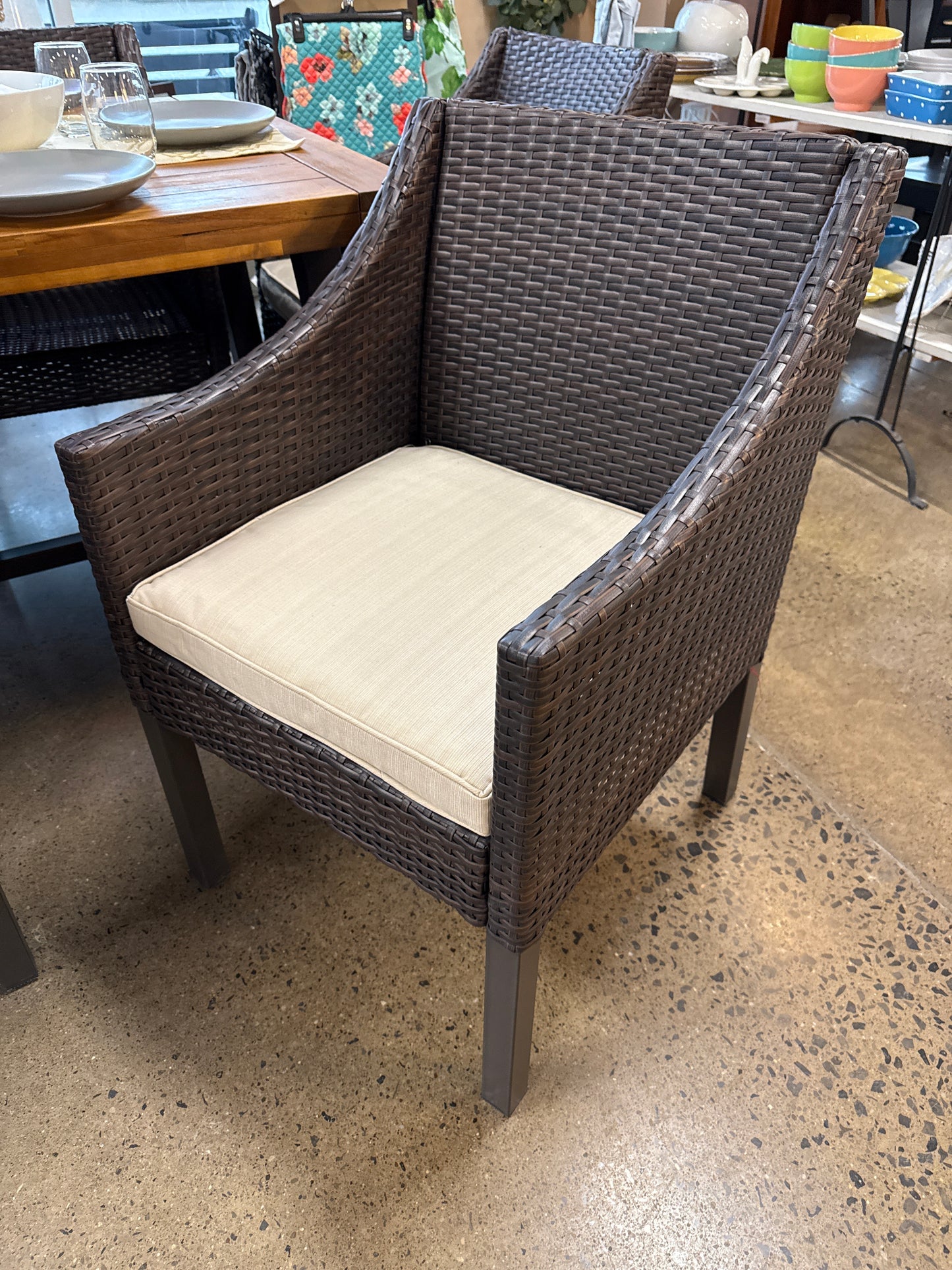 Outdoor Patio Set -MODEL HOME