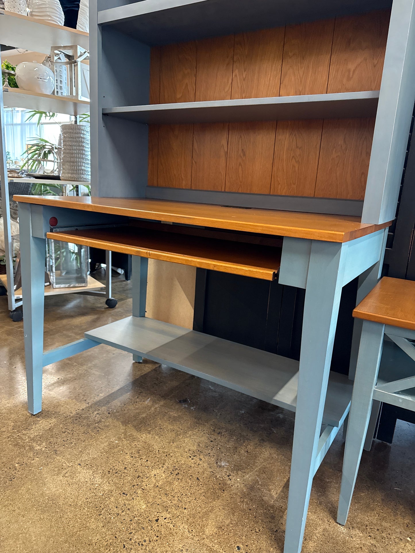 Desk with top shelves