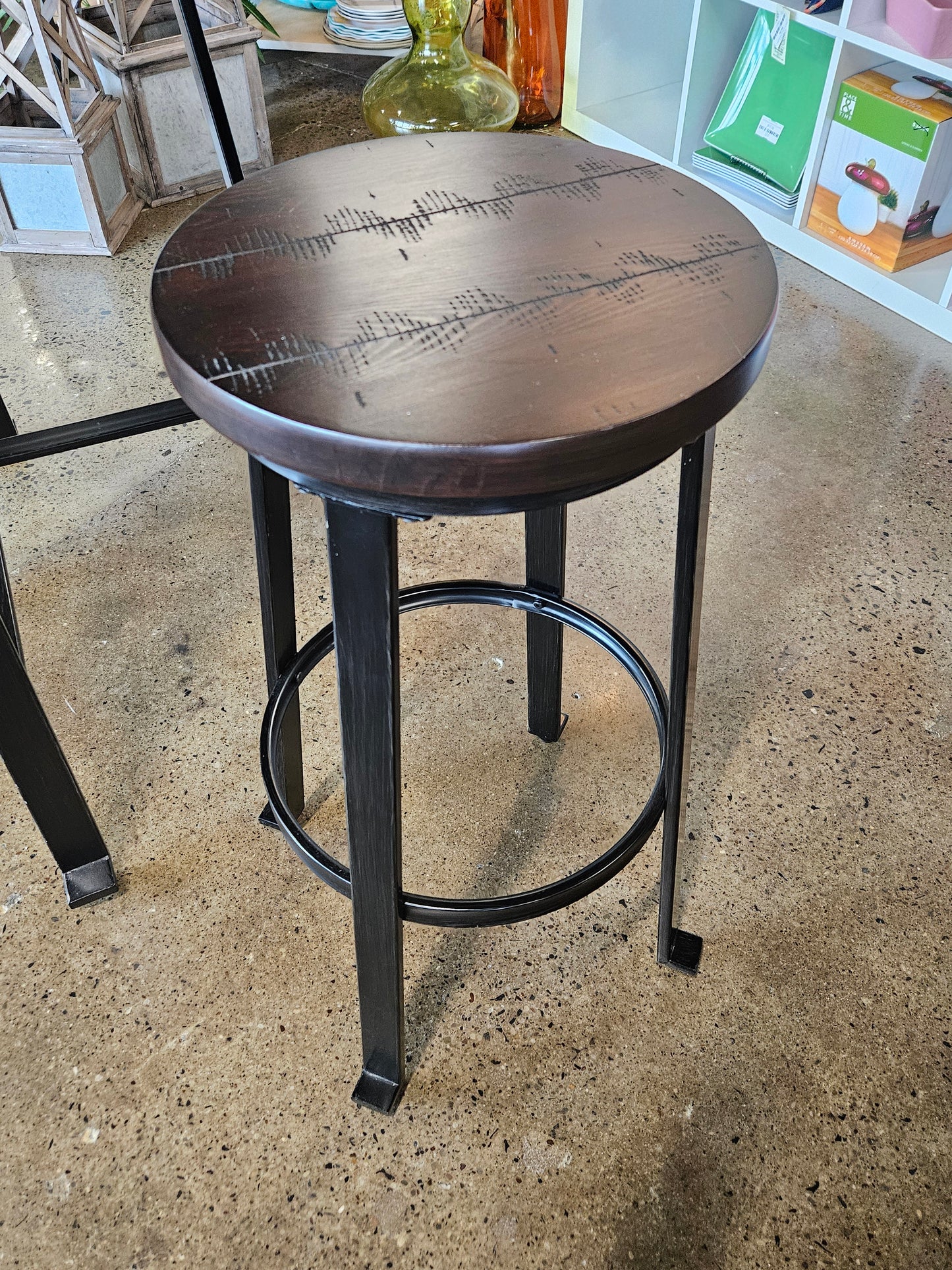 Pub table with 2 stools