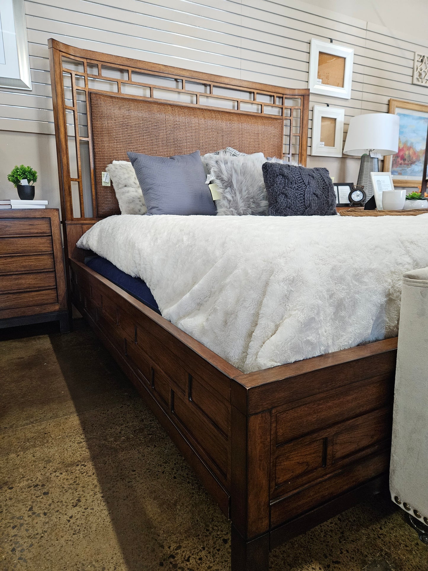 King Bedroom Tommy Bahama Set (5 pcs)