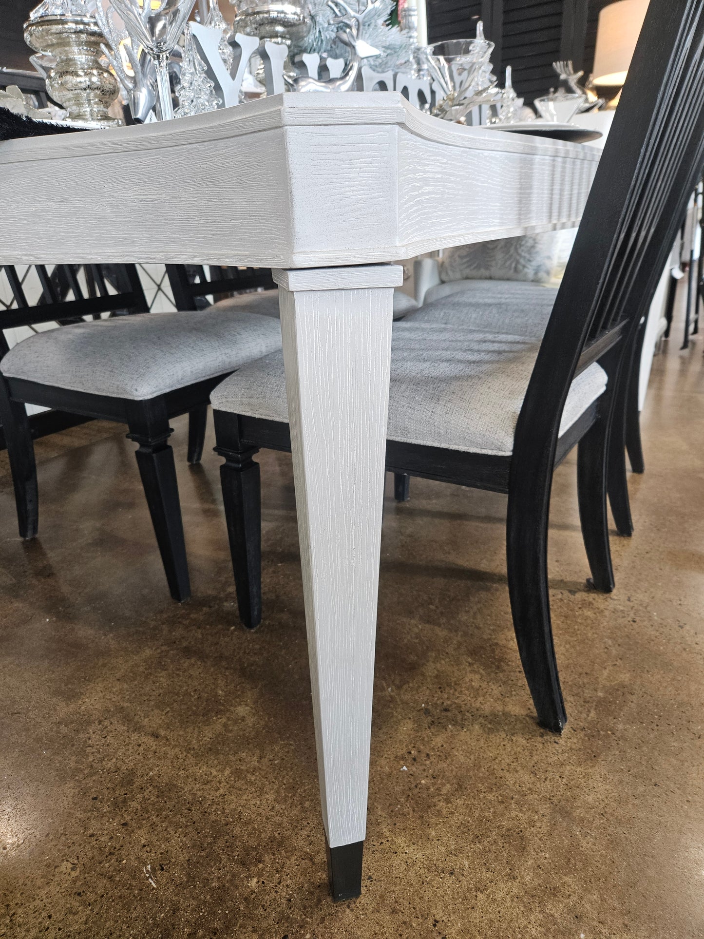 Universal Dining Set (Table/8 chairs)