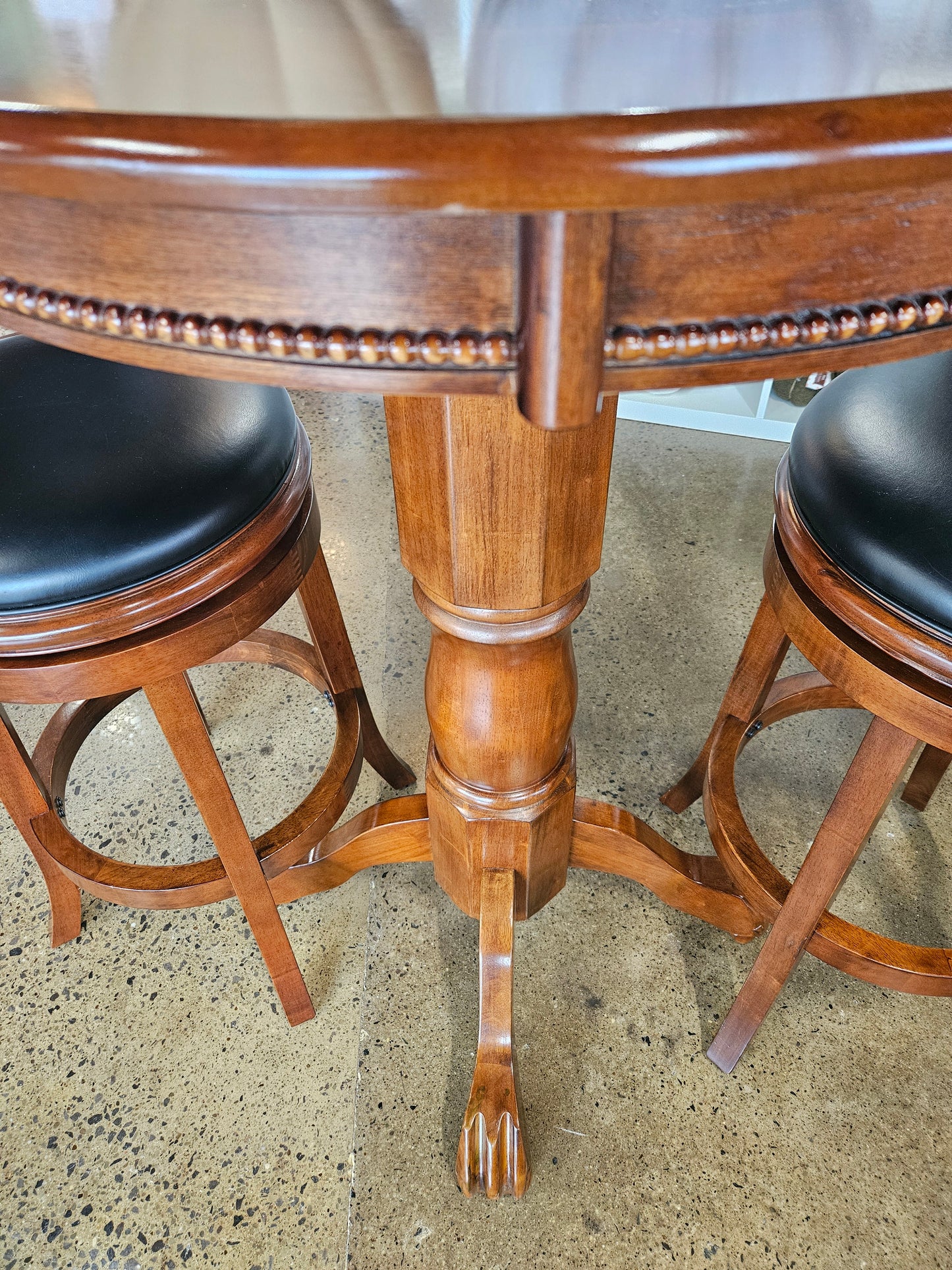 Pub Table w/2 swivel chairs