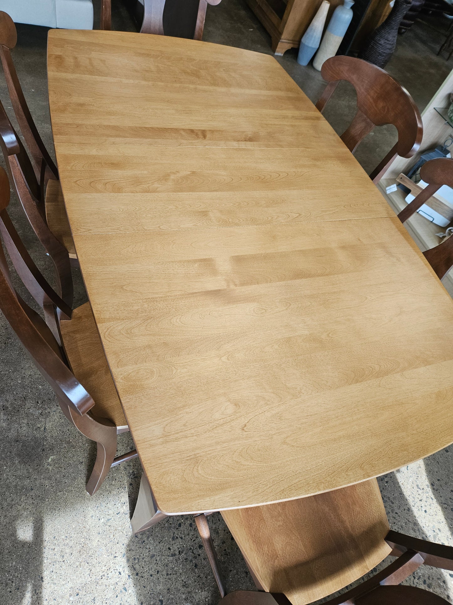 Two Tone Dining Set (1 leaf/6 chairs/pads)