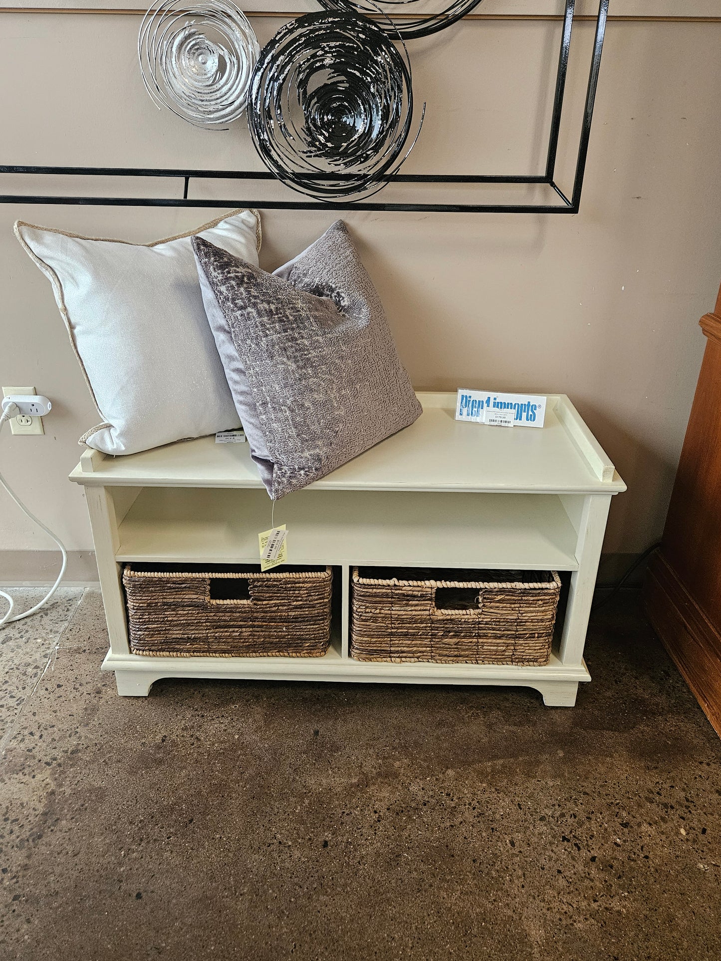 Antique white bench with 2 wicker storage basket