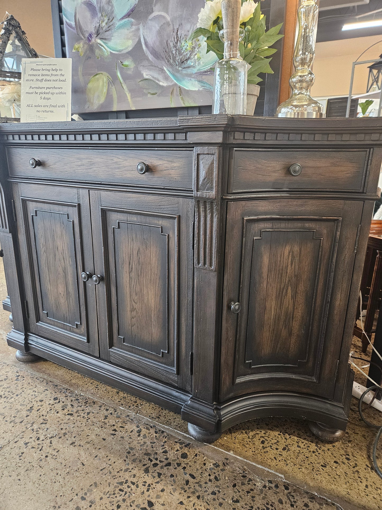 Hooker dining set with 8 chairs, 2 leaves, and sideboard/buffet