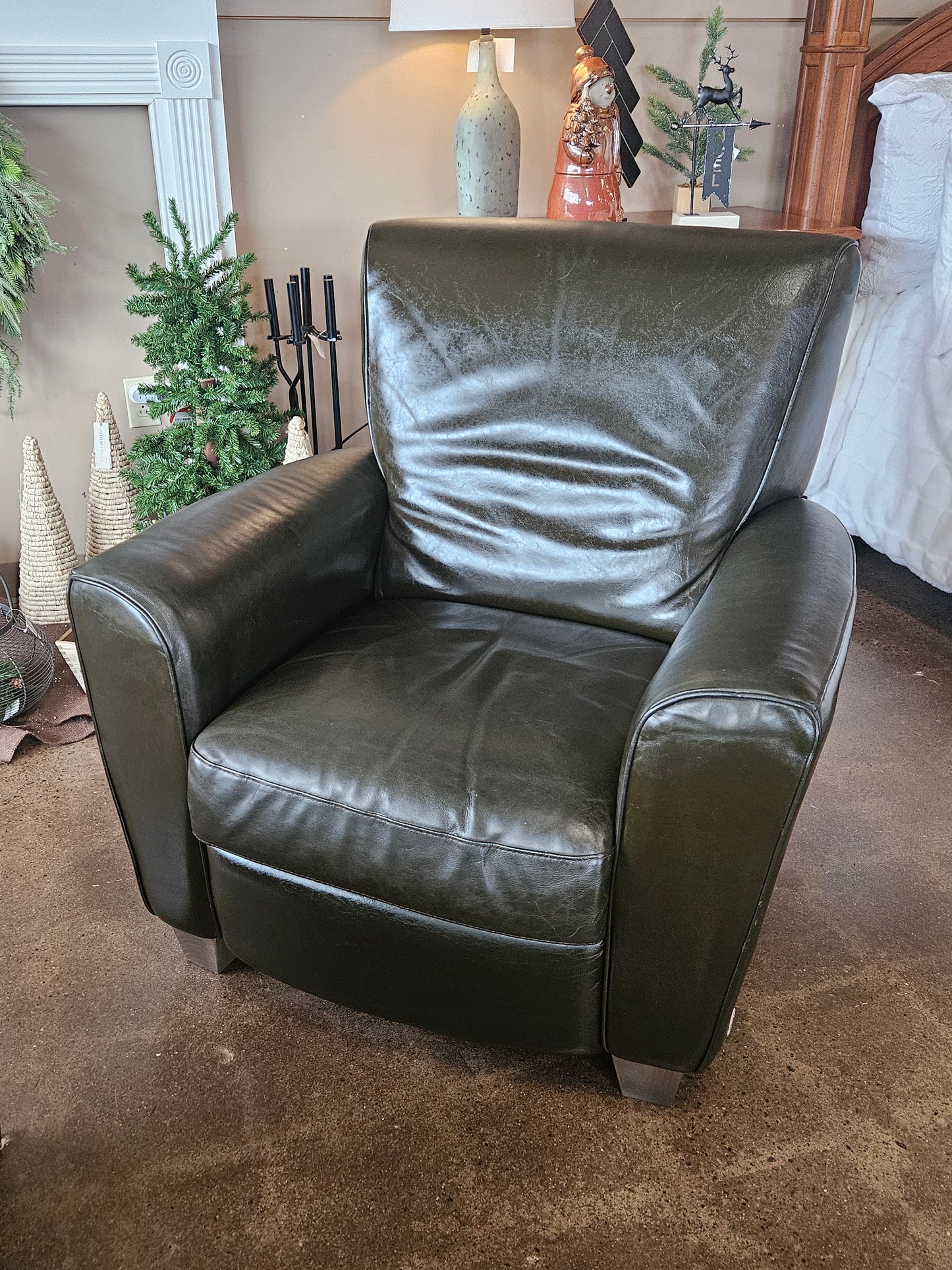 Natuzzi Leather Dark Green Recliner