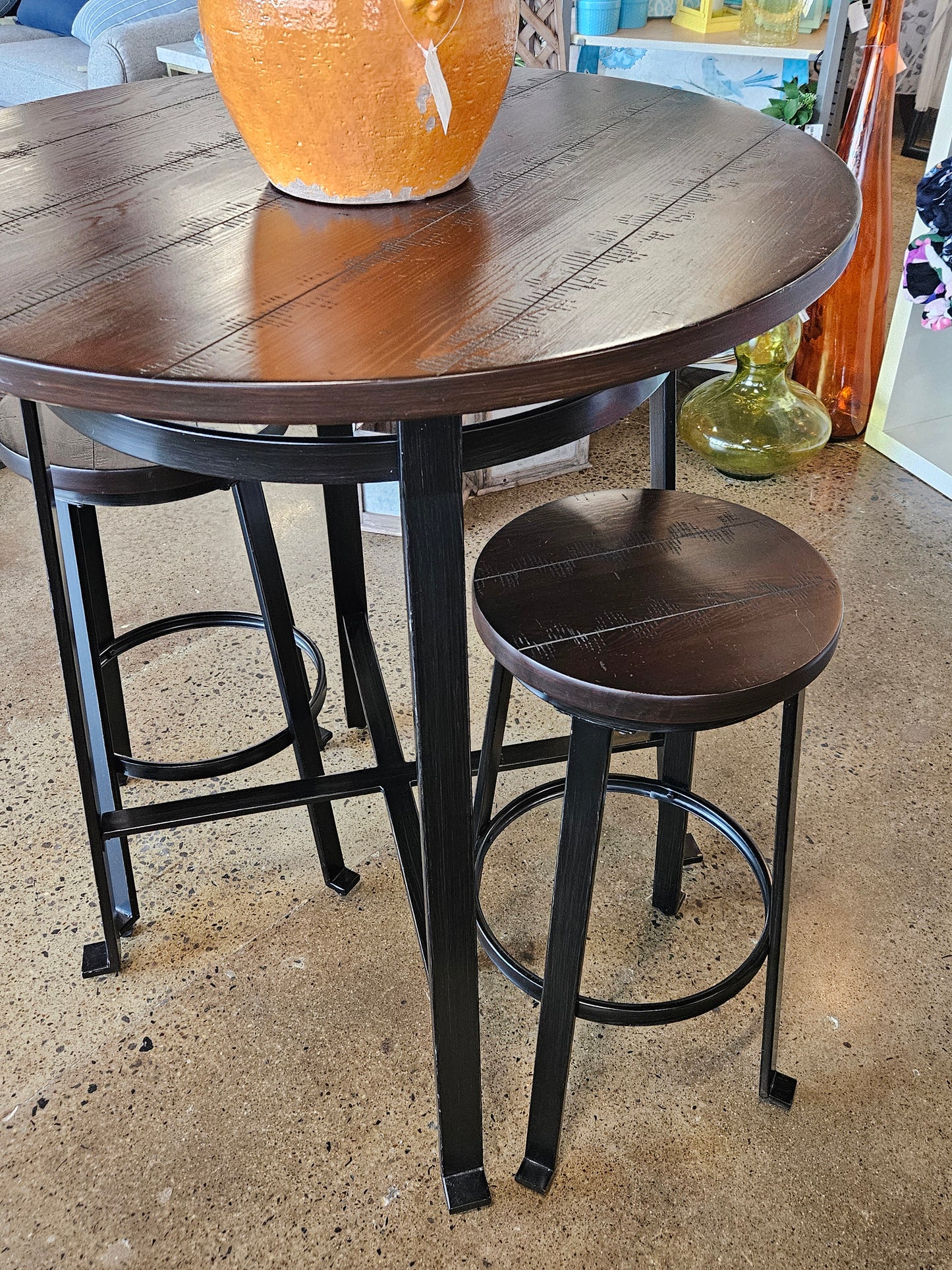 Pub table with 2 stools