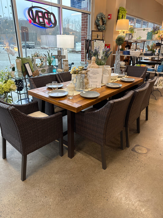 Outdoor Patio Set -MODEL HOME