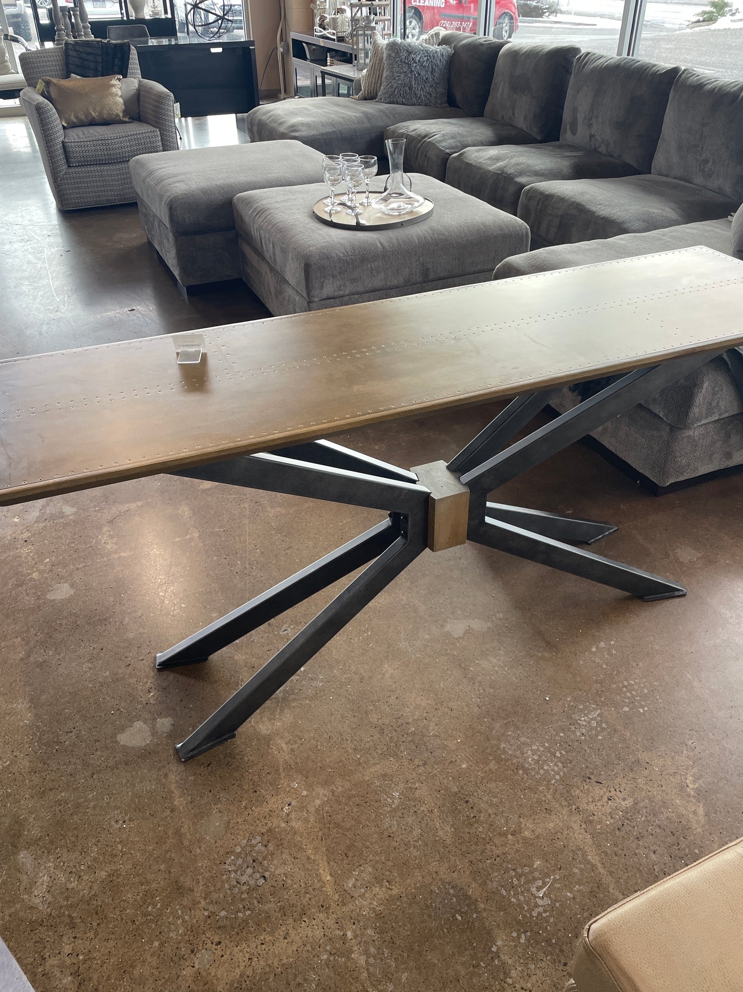 Spider Console Table-MODEL HOME