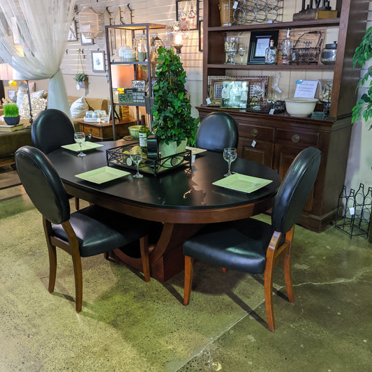 Dining Table w/ 4 Chairs and leaf