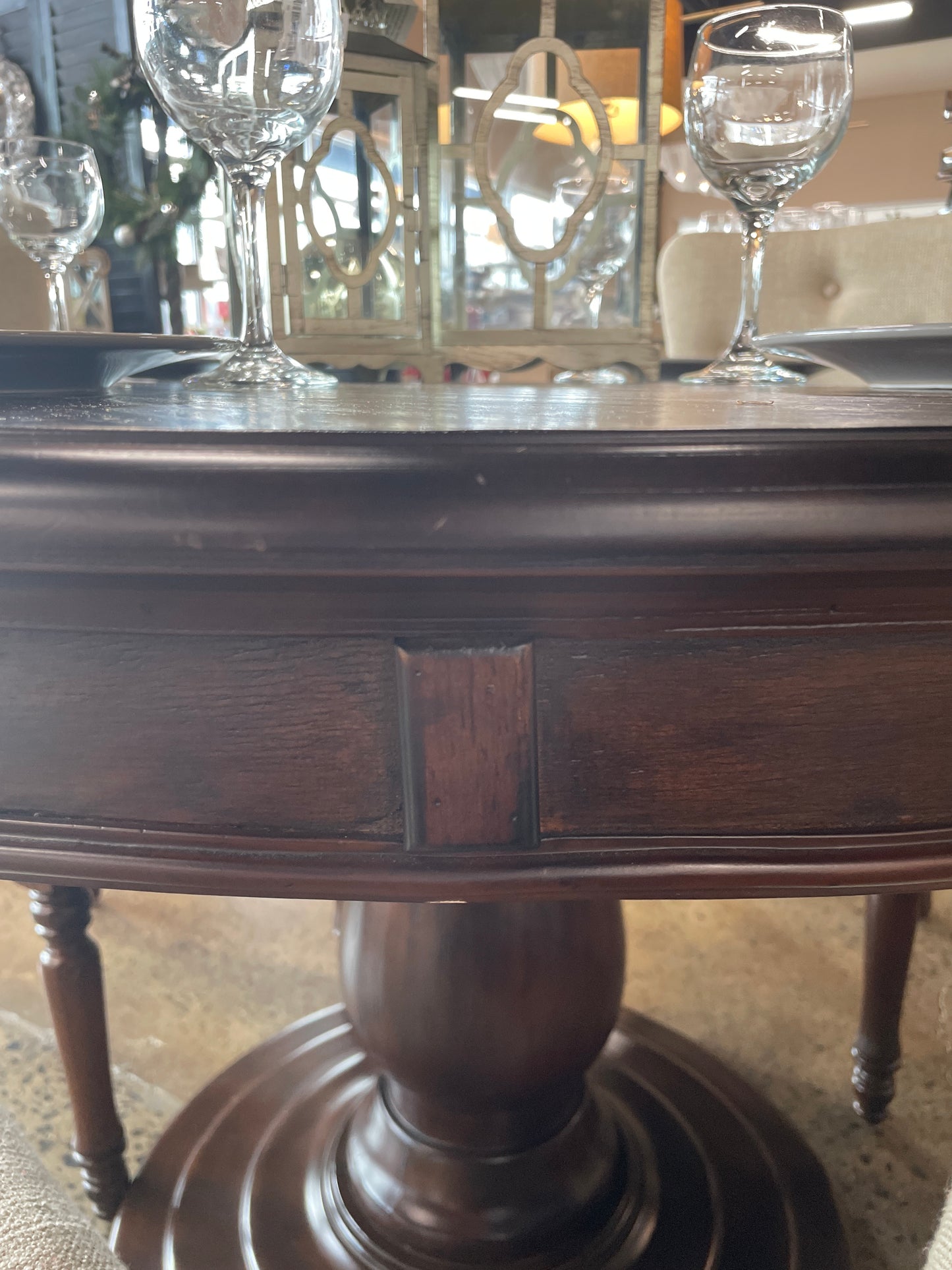 Wood Pedestal Dining Table /4 chairs