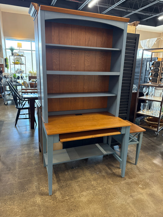 Desk with top shelves