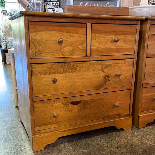 Chest of drawers