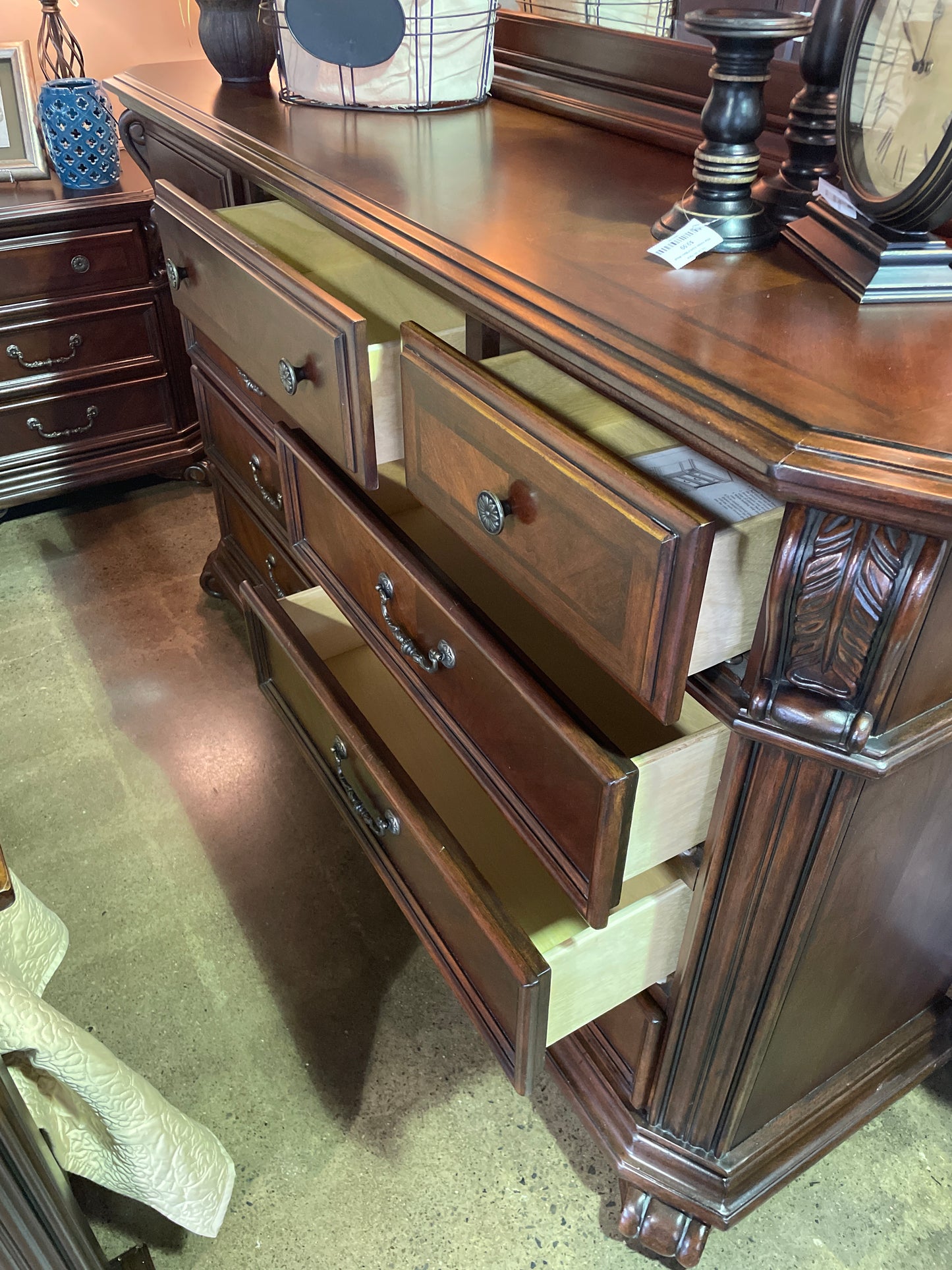 Broyhill Queen Bedroom Set