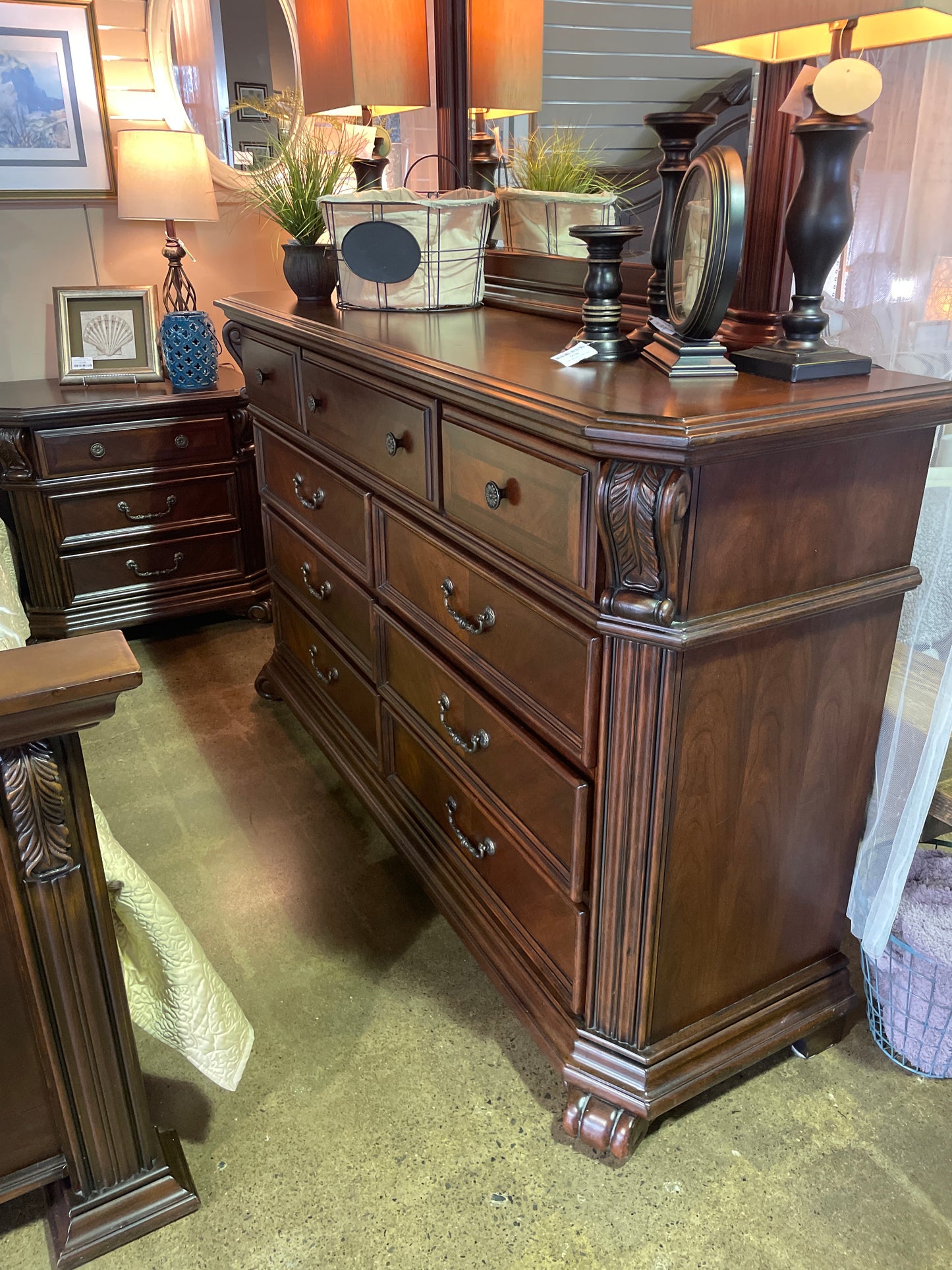 Broyhill Queen Bedroom Set