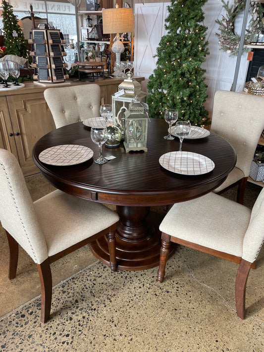 Wood Pedestal Dining Table /4 chairs