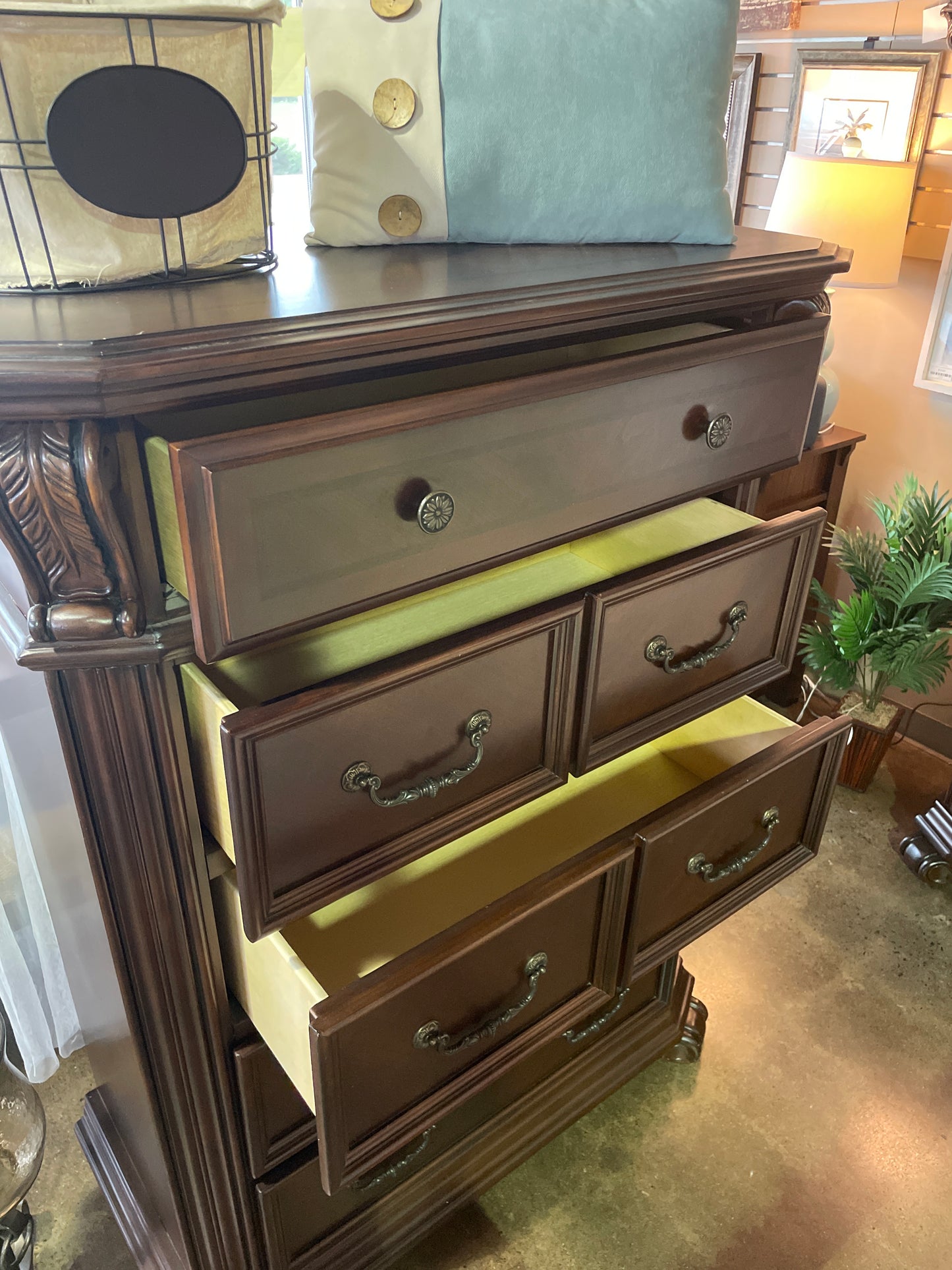 Broyhill Queen Bedroom Set