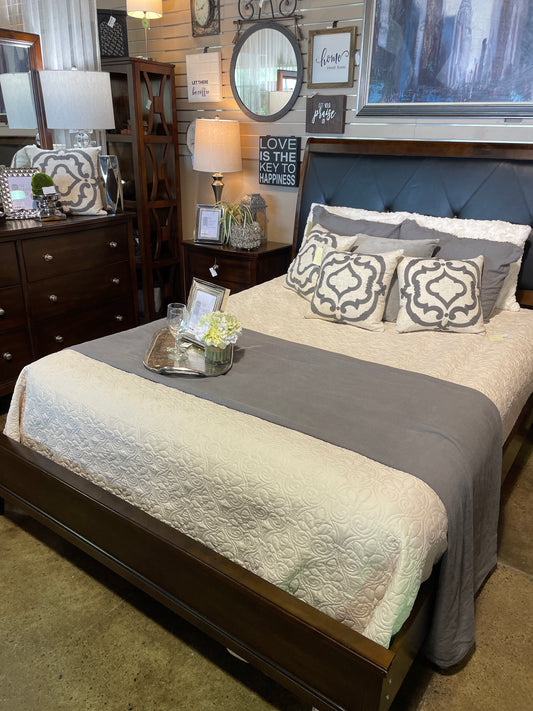 Queen Bed Set: frame,2 nightstands, tall chest, dresser