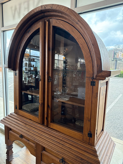 Curved Top Dining Room Cabinet/Hutch