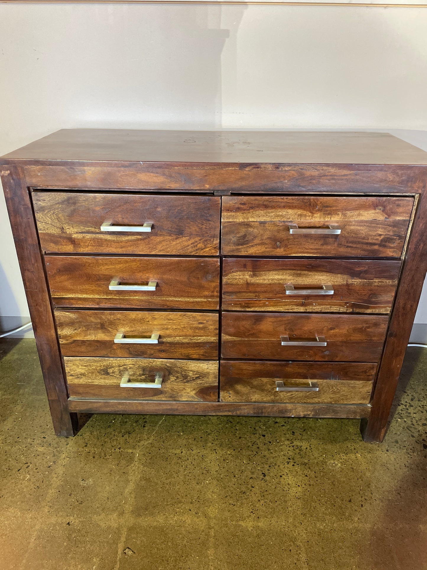 8 drawer chest with silver pulls