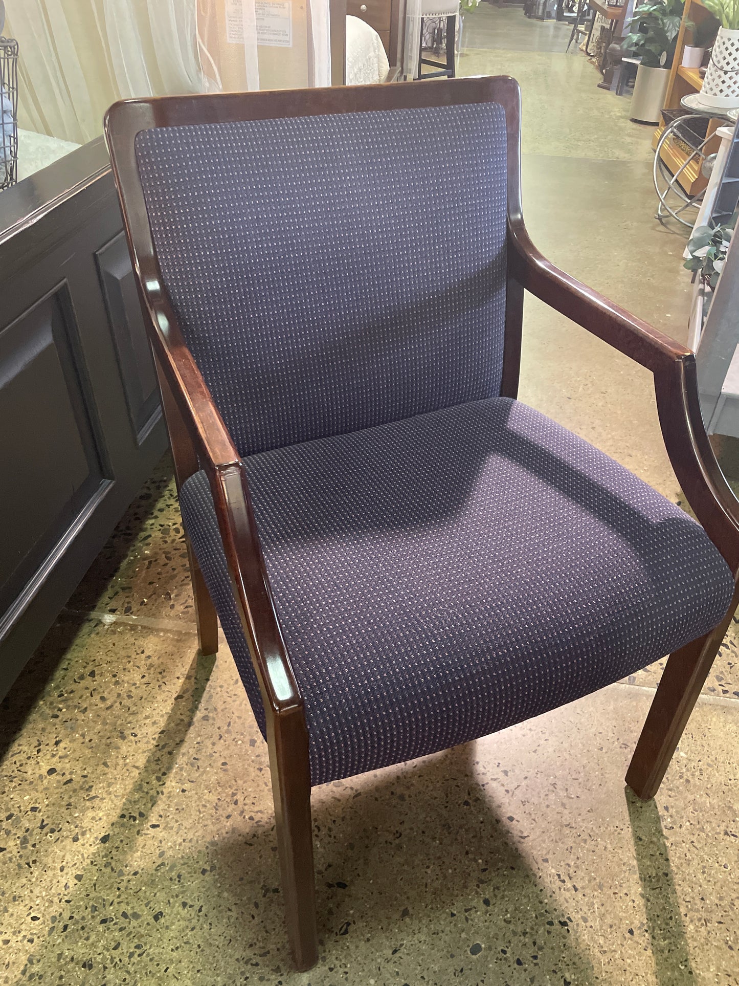 Upholstered accent chair