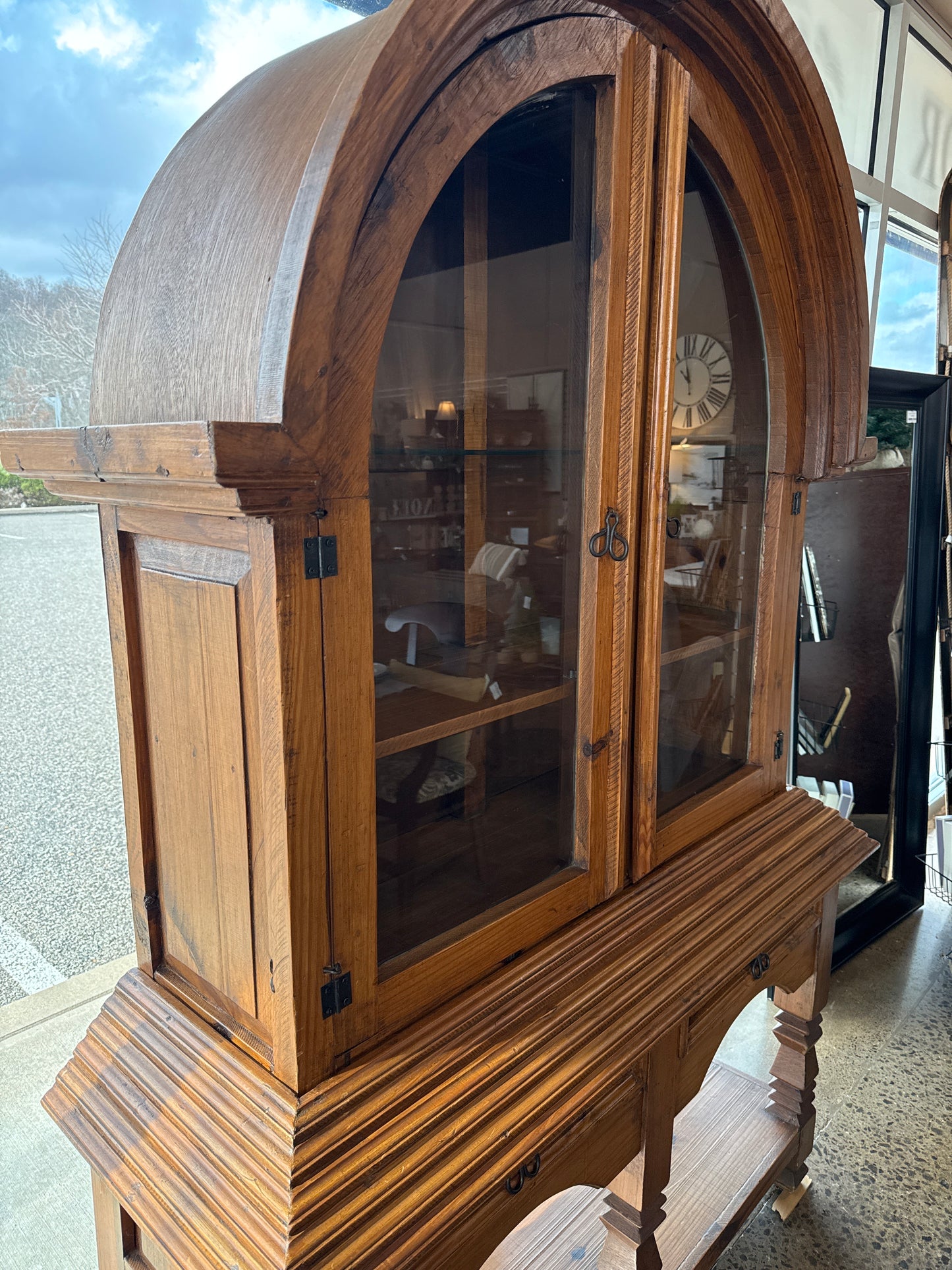 Curved Top Dining Room Cabinet/Hutch