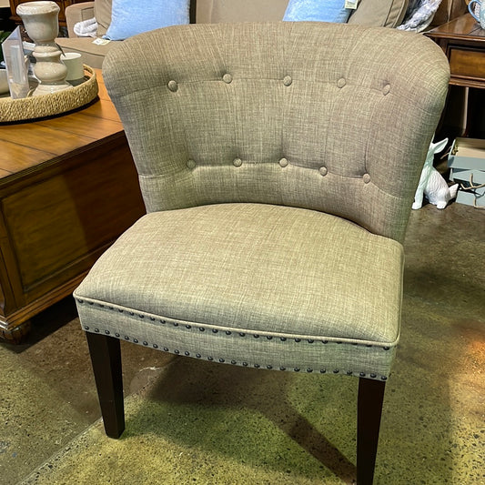 Medium linen chair
