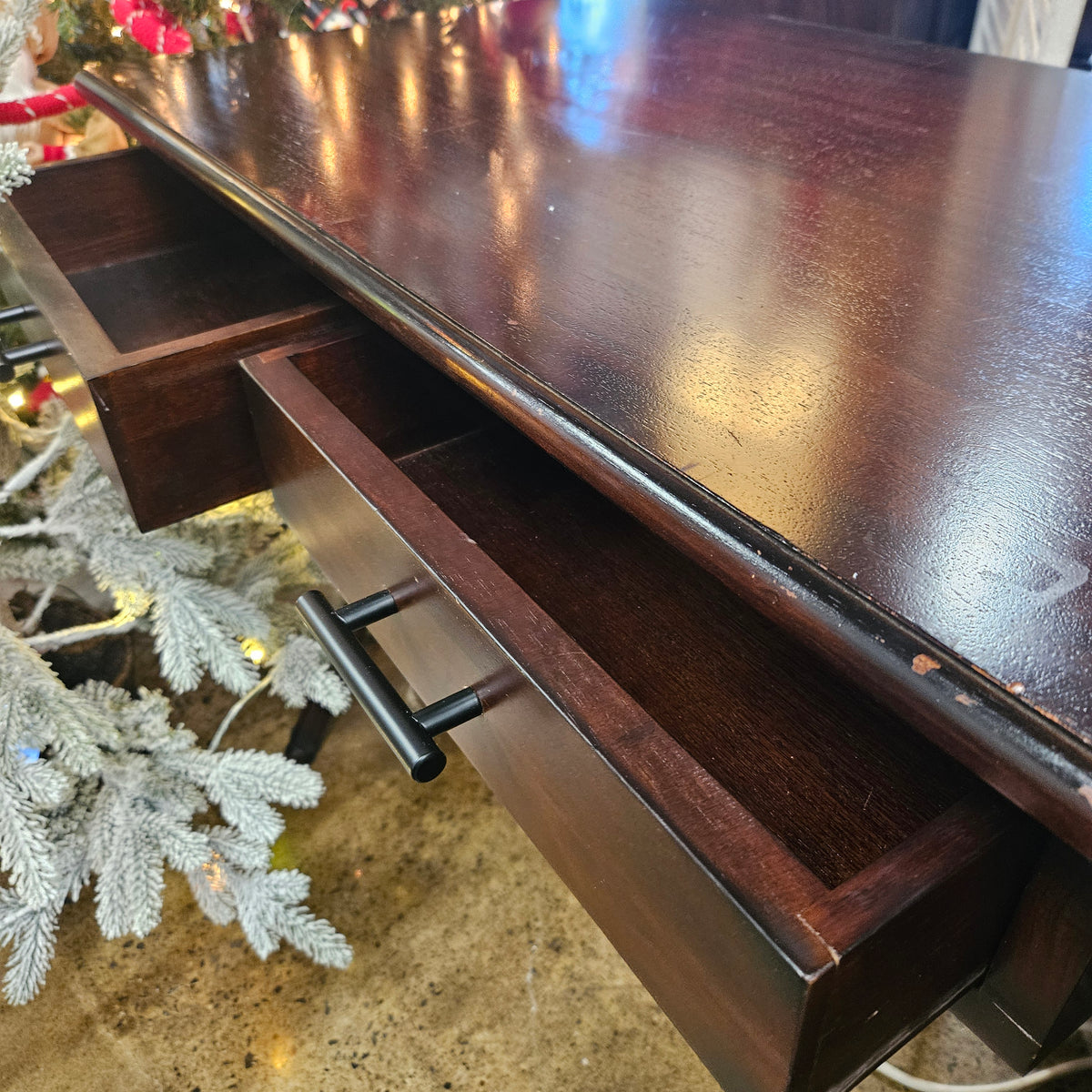Writing Desk with 2 drawers