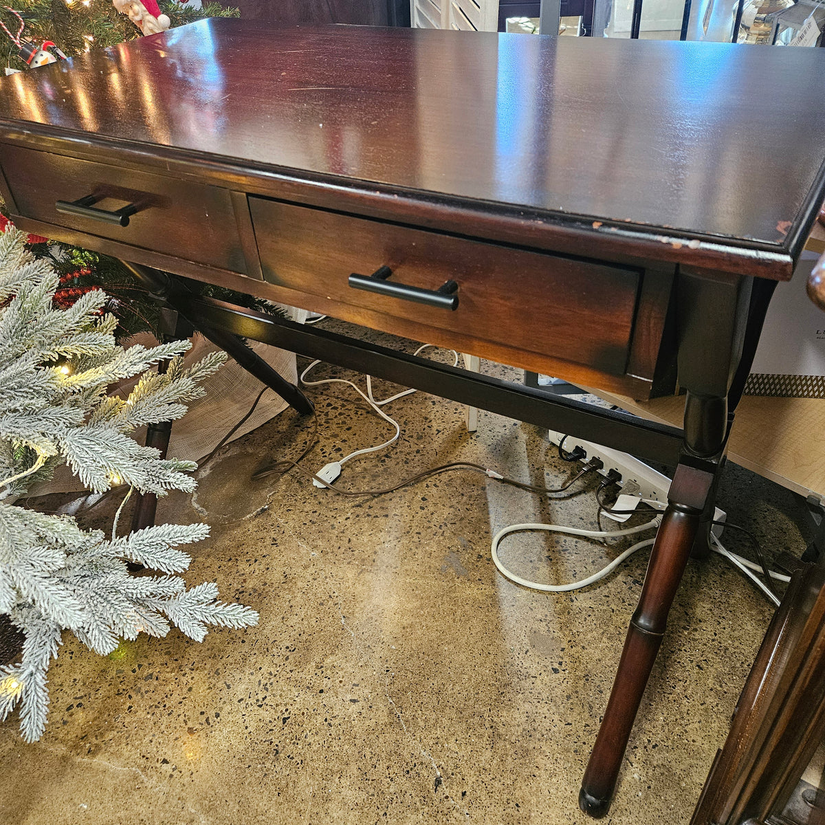 Writing Desk with 2 drawers