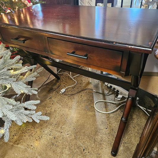 Writing Desk with 2 drawers