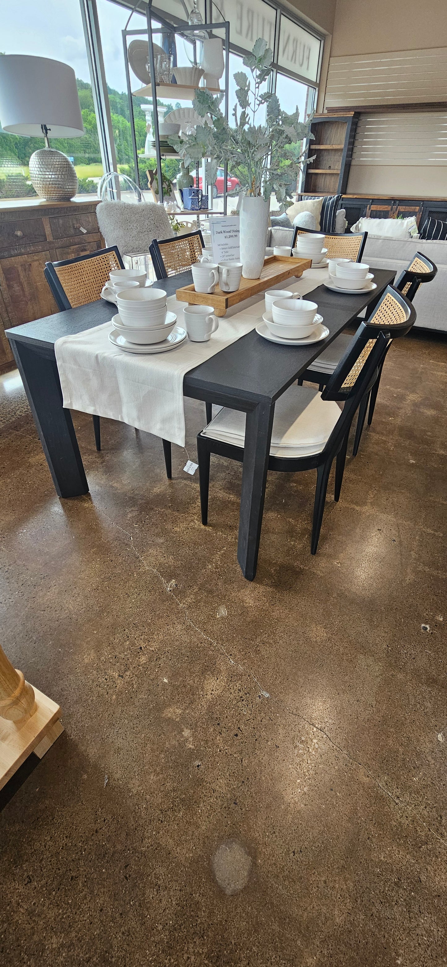 Dining table w/ 6 chairs & leaf (Model Home)