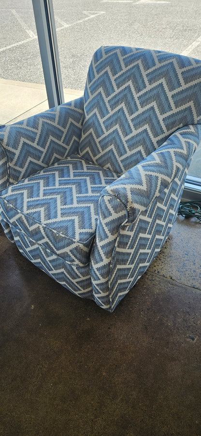 Flexsteel patterned swivel chair