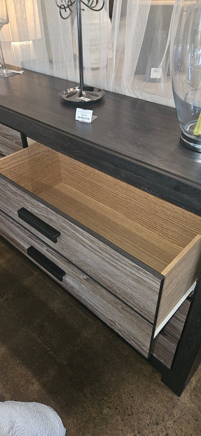 Ashley 6 Drawer Dresser (Model Home)