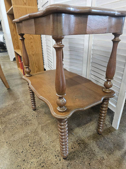 End table with spindle legs and lift top