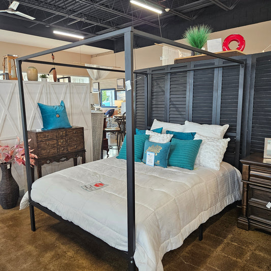 Black queen canopy bed