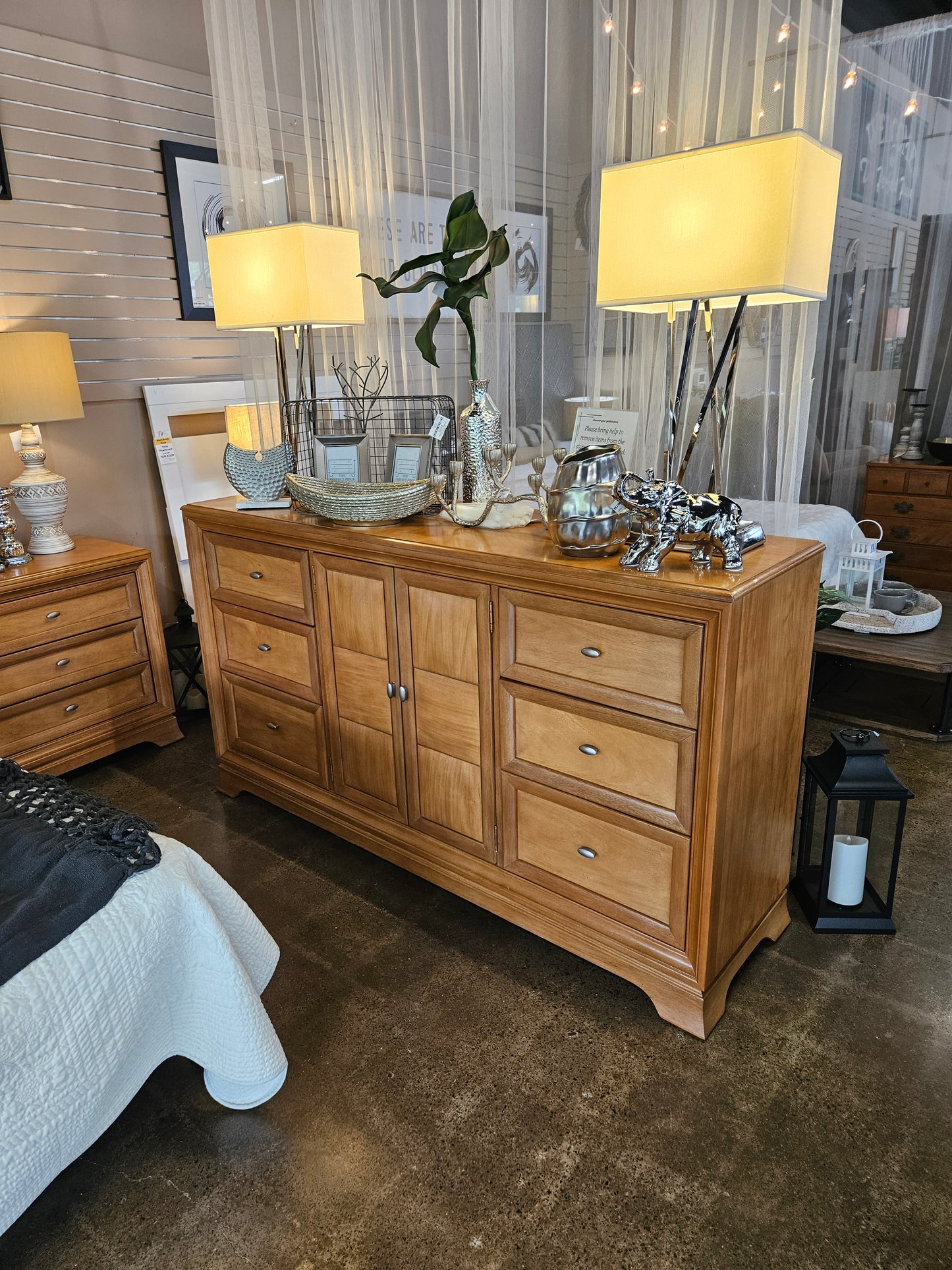 Thomasville king bed set