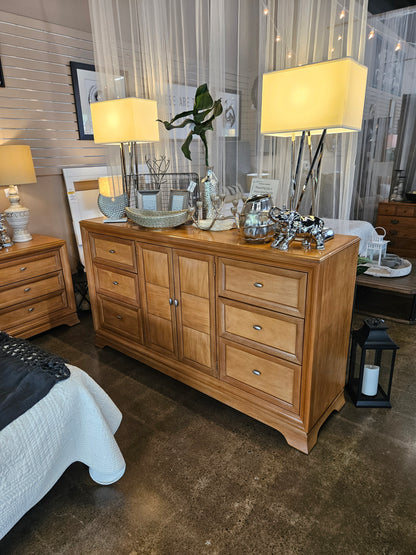 Thomasville king bed set