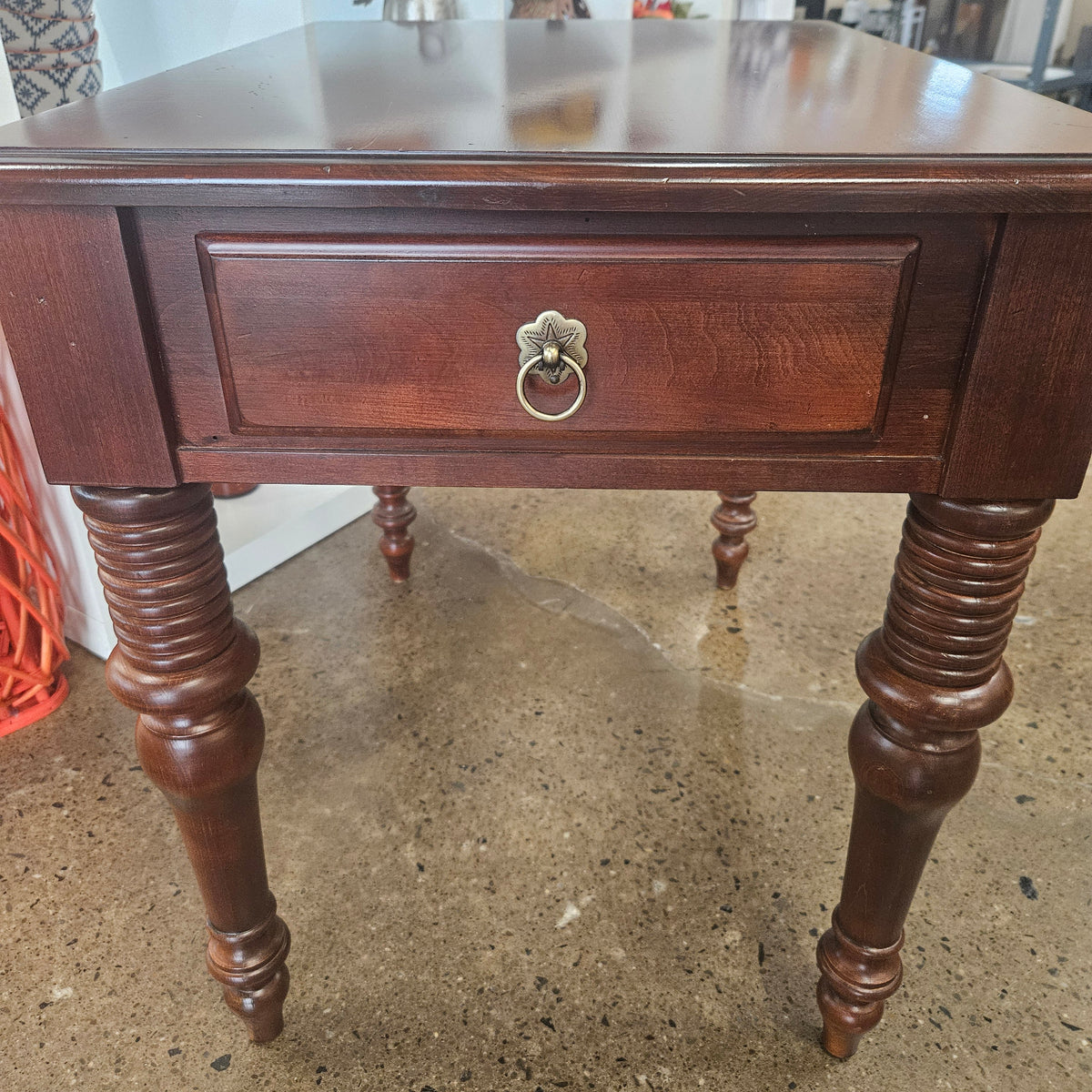 Ethan Allen end table with drawer